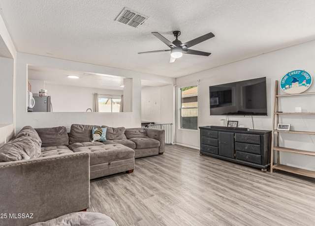 Property at 6293 S Sun View Way, Tucson, AZ 85706, 4 beds, 2 baths