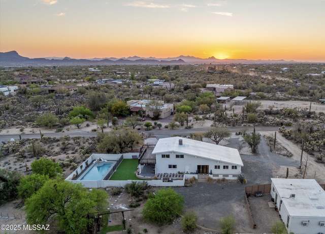 Property at 10500 N Oldfather Dr, Tucson, AZ 85742, 6 beds, 3.5 baths