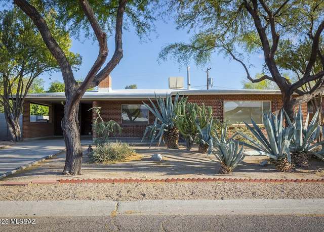 Property at 2102 E Florence Dr, Tucson, AZ 85719, 3 beds, 2 baths
