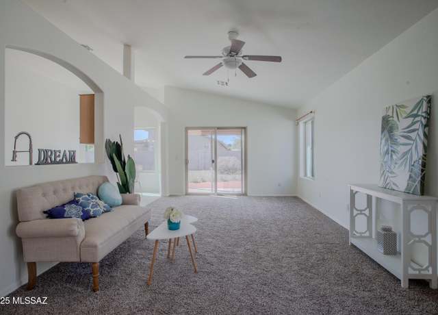 Property at 7871 W Sacramento Hill Dr, Tucson, AZ 85743, 3 beds, 2 baths