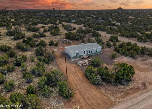 Property at 8569 Airport Dr, Show Low, AZ 85901, 3 beds, 2 baths