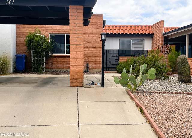Property at 147 N Camino Del Varonil, Green Valley, AZ 85614, 2 beds, 2 baths