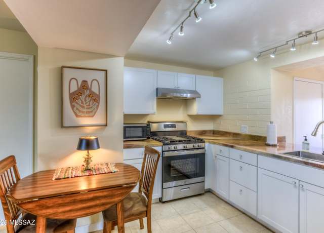 Property at 302 S Paseo Lobo Unit B, Green Valley, AZ 85614, 1 bed, 1 bath
