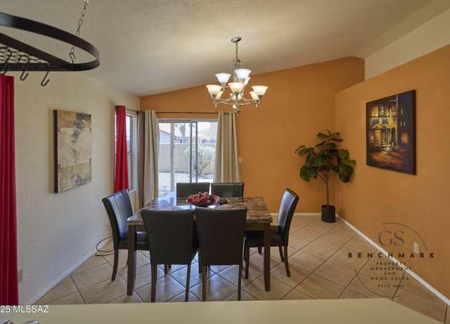 Property at 4703 W Gatehinge Ct, Tucson, AZ 85741, 3 beds, 2 baths