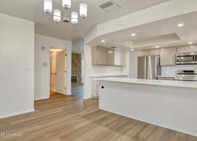 Property at 4642 N Edgebrooke Pl, Tucson, AZ 85705, 4 beds, 2 baths