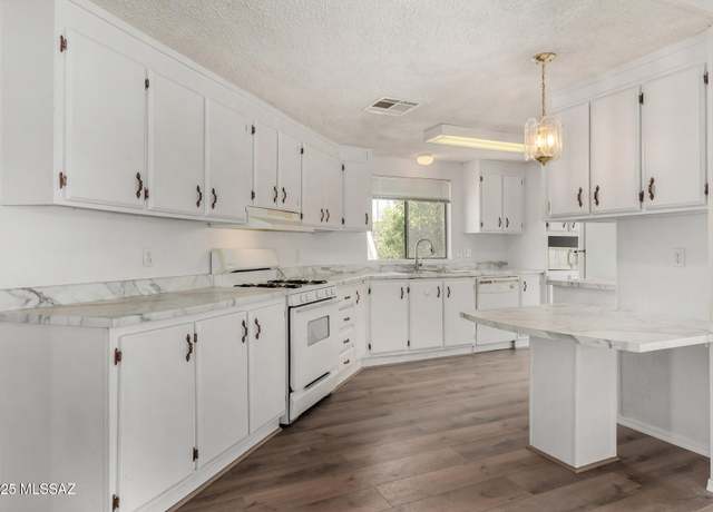 Property at 6560 N White Deer Ln, Tucson, AZ 85743, 3 beds, 2 baths