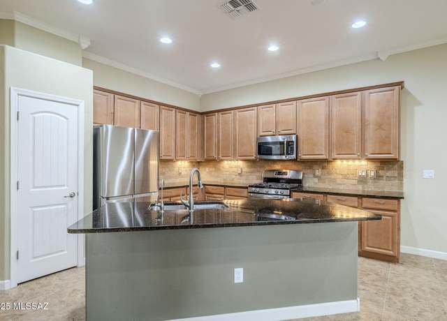 Property at 12692 N Sunrise Shadow Dr, Marana, AZ 85658, 3 beds, 2 baths