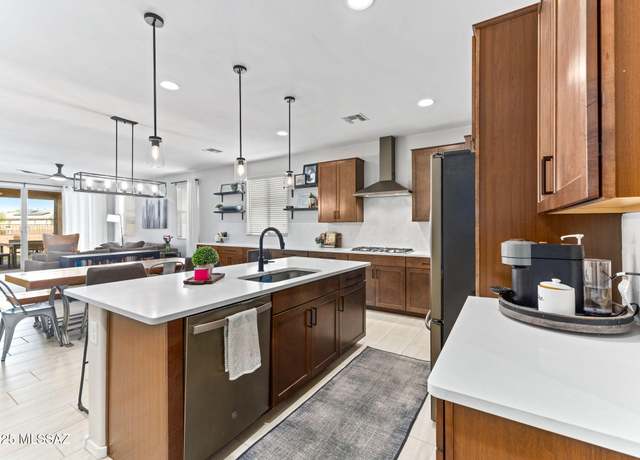 Property at 12220 N Goldenview Ln, Marana, AZ 85653, 5 beds, 3 baths