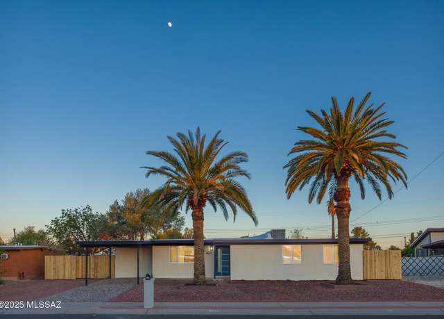 Property at 7256 E Eastview Dr, Tucson, AZ 85710, 4 beds, 3 baths