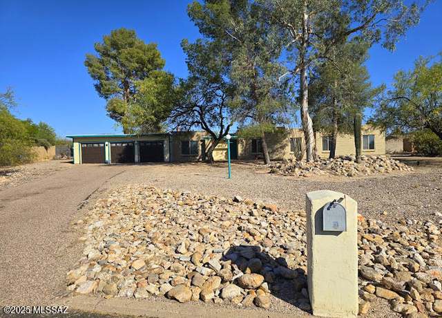 Property at 9060 E Eagle Pl, Tucson, AZ 85749, 4 beds, 2 baths