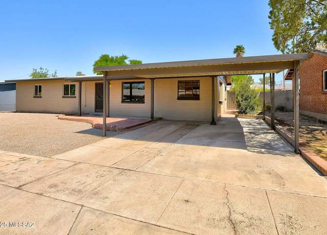 Property at 5721 E Scarlett St, Tucson, AZ 85711, 3 beds, 2 baths