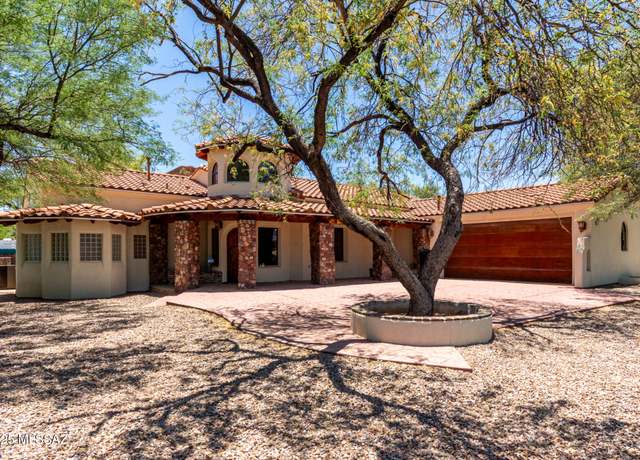 Property at 2301 W Holladay St, Tucson, AZ 85746, 3 beds, 2.5 baths