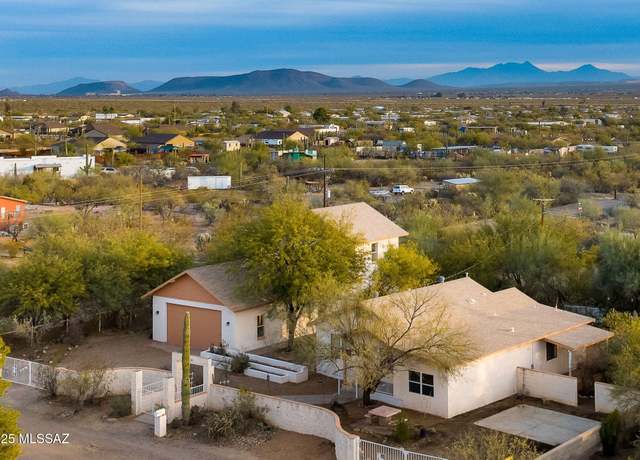 Property at 9011 W Floyd St, Tucson, AZ 85735, 3 beds, 2 baths