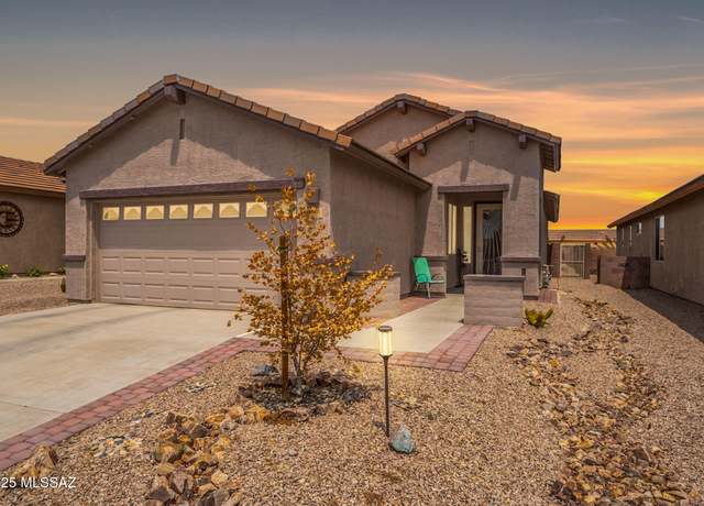 Property at 1112 W Pastora Peak Dr, Green Valley, AZ 85614, 2 beds, 2 baths