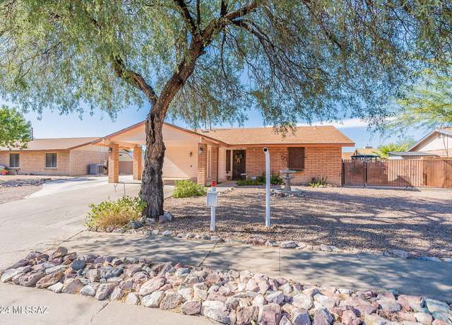 Property at 1732 W Newhall Dr, Tucson, AZ 85746, 2 beds, 2 baths