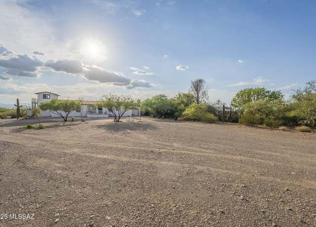 Property at 16441 S Tatanka Ln, Sahuarita, AZ 85629, 6 beds, 3 baths