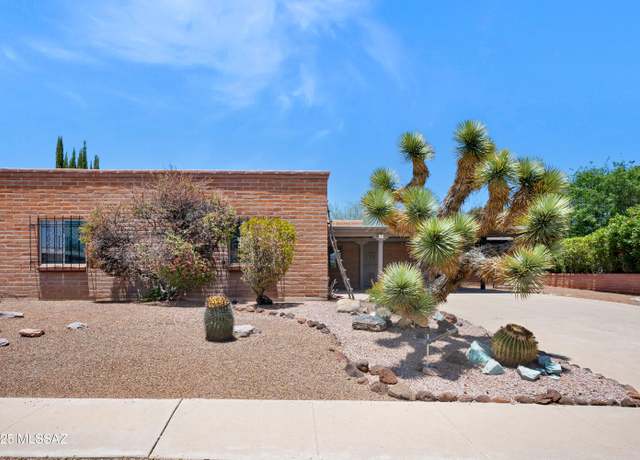 Property at 149 E La Huerta, Green Valley, AZ 85614, 2 beds, 2 baths