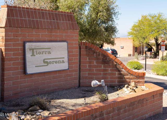 Property at 5514 N Arroyo Grande Dr, Tucson, AZ 85718, 2 beds, 2 baths