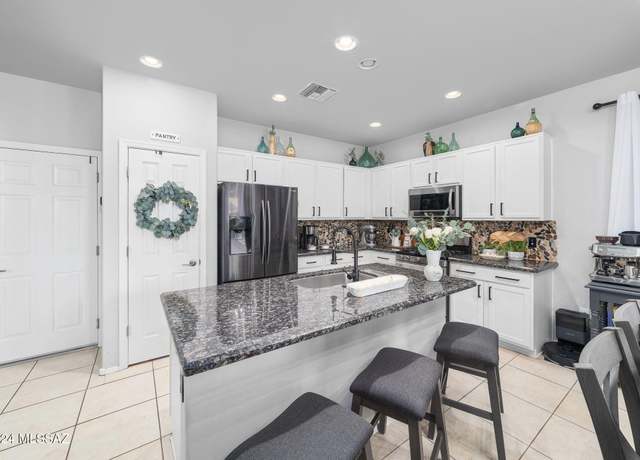 Property at 734 W Calle Canto Sereno, Sahuarita, AZ 85629, 3 beds, 2.5 baths
