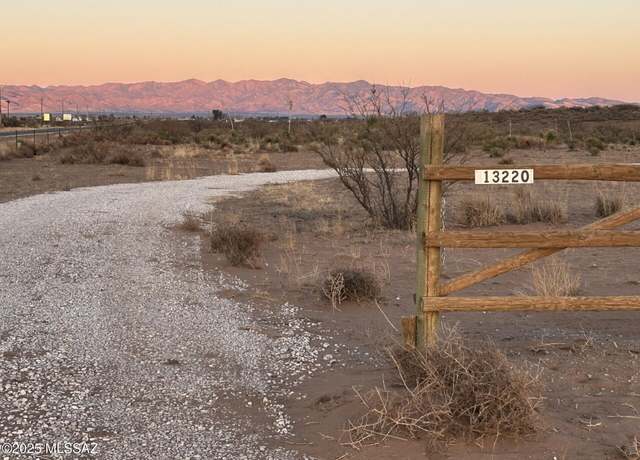 Property at 13220 S Hondo Ln, Pearce, AZ 85625