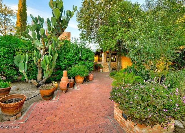 Property at 5180 E Fort Lowell Rd, Tucson, AZ 85712, 5 beds, 6 baths