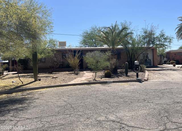 Property at 2750 N Cerrito Cir, Tucson, AZ 85719, 3 beds, 2 baths