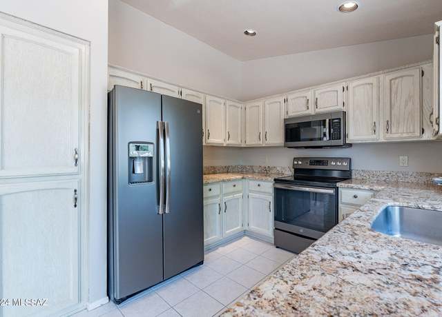 Property at 63812 E High Point Ln, Saddlebrooke, AZ 85739, 2 beds, 2 baths