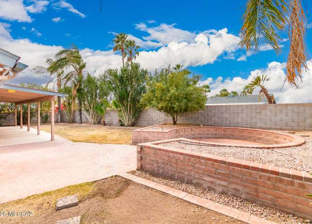 Property at 8691 N Huckelberry Way, Tucson, AZ 85742, 4 beds, 2 baths