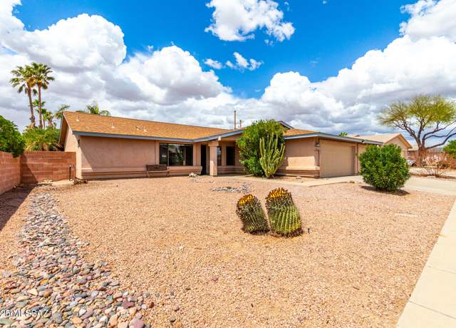 Property at 8691 N Huckelberry Way, Tucson, AZ 85742, 4 beds, 2 baths