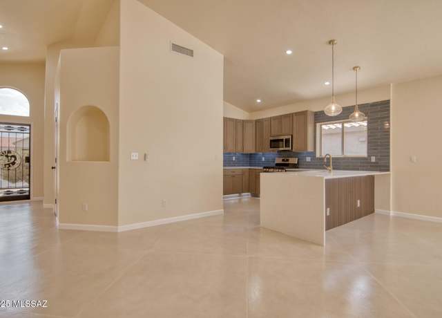 Property at 8901 E Laurie Ann Dr, Tucson, AZ 85747, 3 beds, 2 baths