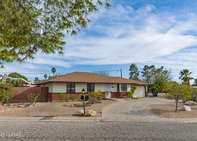 Property at 5902 E Oak St, Tucson, AZ 85711, 3 beds, 1.5 baths