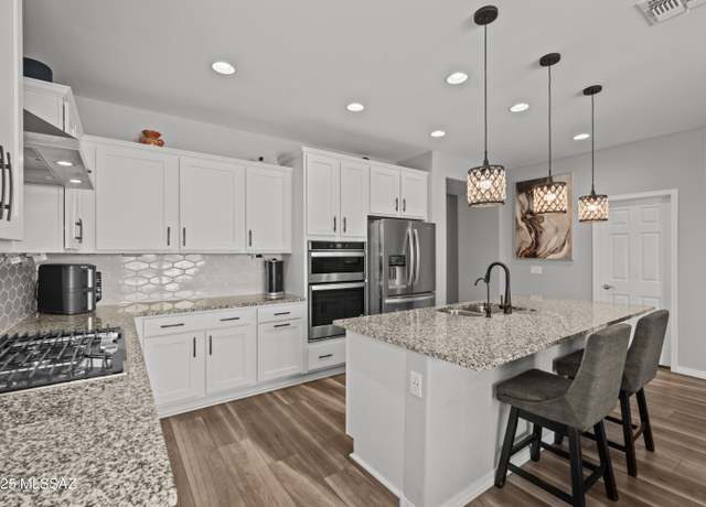 Property at 8451 N Lone Ranger Rd, Tucson, AZ 85743, 4 beds, 3 baths