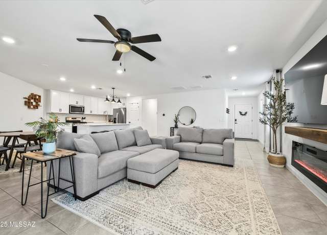 Property at 9068 E Pantano Bluff Dr, Tucson, AZ 85730, 3 beds, 2 baths