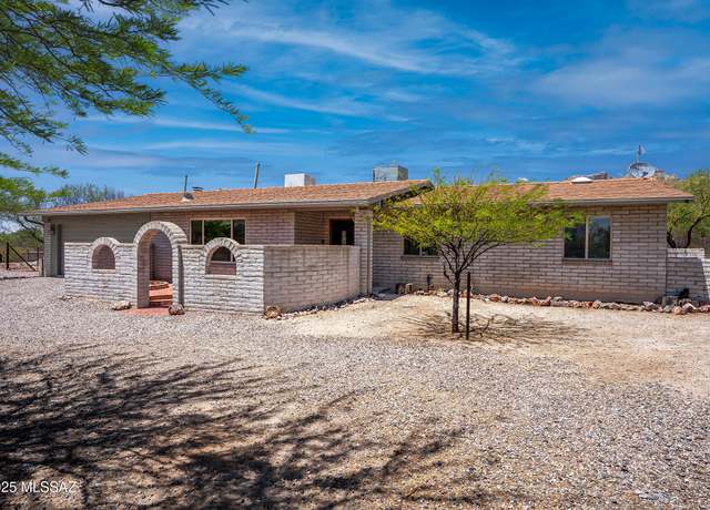 Property at 10030 E Sierrita Pl, Tucson, AZ 85749, 3 beds, 2 baths