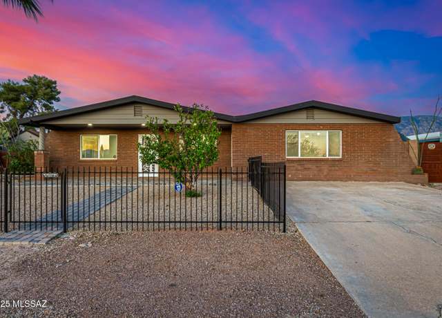 Property at 15932 N Twin Lakes Dr, Tucson, AZ 85739, 4 beds, 2 baths
