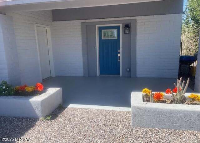 Property at 456 W Utah St, Tucson, AZ 85706, 3 beds, 2.5 baths
