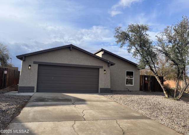 Property at 4771 N Woodside Dr, Tucson, AZ 85705, 3 beds, 2 baths