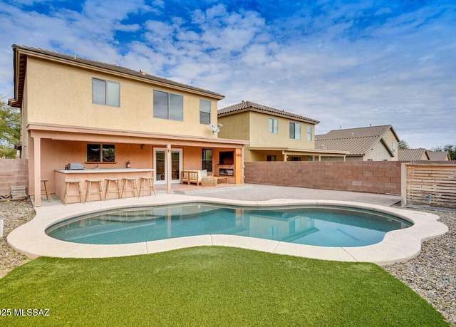Property at 669 W Cholla Crest Dr, Green Valley, AZ 85614, 4 beds, 2 baths