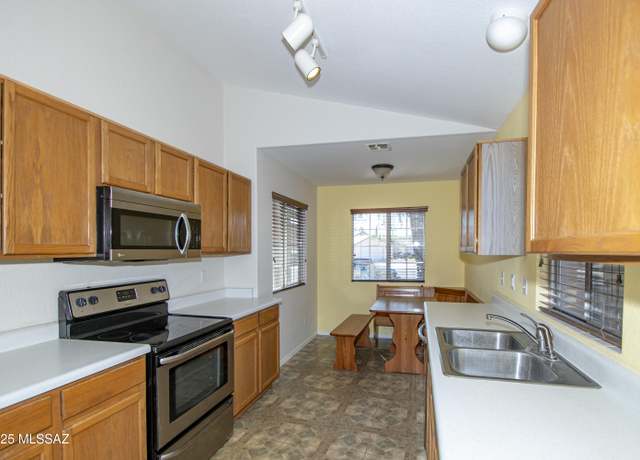 Property at 3710 W Sunbright Dr, Tucson, AZ 85742, 3 beds, 2 baths