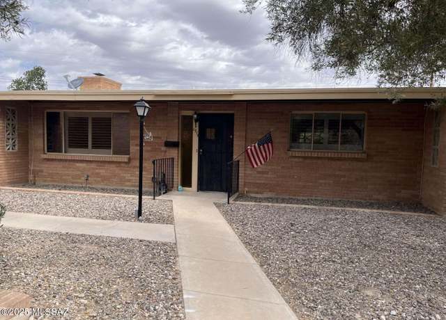 Property at 1914 W Anklam Rd, Tucson, AZ 85745, 2 beds, 2 baths