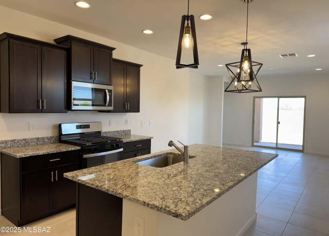 Property at 4799 E Julian Wash Dr, Tucson, AZ 85706, 3 beds, 2 baths