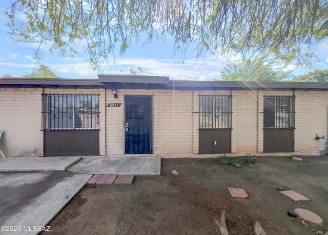 Property at 6931 E Tobin Pl, Tucson, AZ 85730, 3 beds, 2 baths