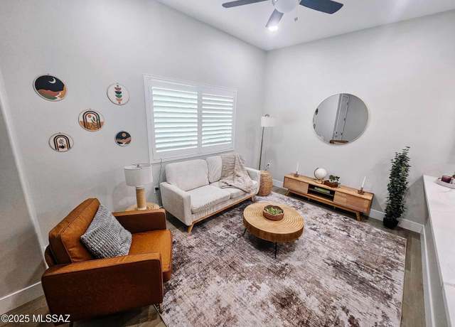 Property at 2030 E River Rd Unit 204, Tucson, AZ 85718, 1 bed, 1 bath