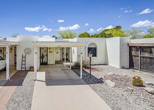 Property at 221 N Calle Del Lago, Green Valley, AZ 85614, 2 beds, 2 baths