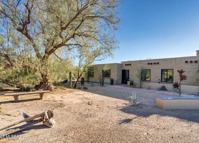 Property at 3901 N Smokey Topaz Ln, Tucson, AZ 85749, 5 beds, 3 baths