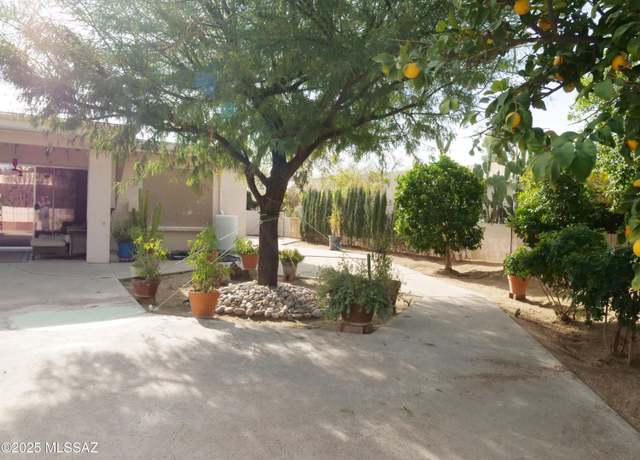 Property at 7921 N Casas Carmen, Tucson, AZ 85742, 2 beds, 2 baths