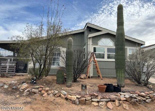Property at 10021 W Shidoni Ln, Tucson, AZ 85743, 3 beds, 2 baths