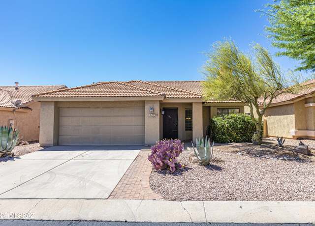 Property at 10459 N Fairway Vista Ln, Oro Valley, AZ 85737, 3 beds, 2 baths