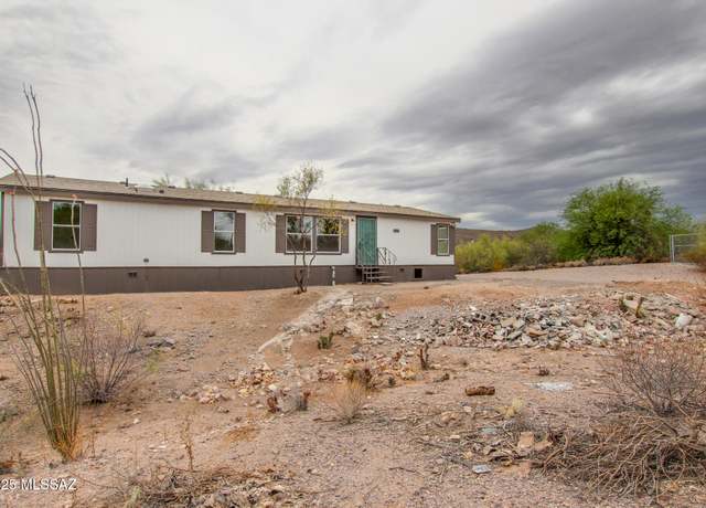 Property at 2325 W 40th St, Tucson, AZ 85713, 3 beds, 2 baths