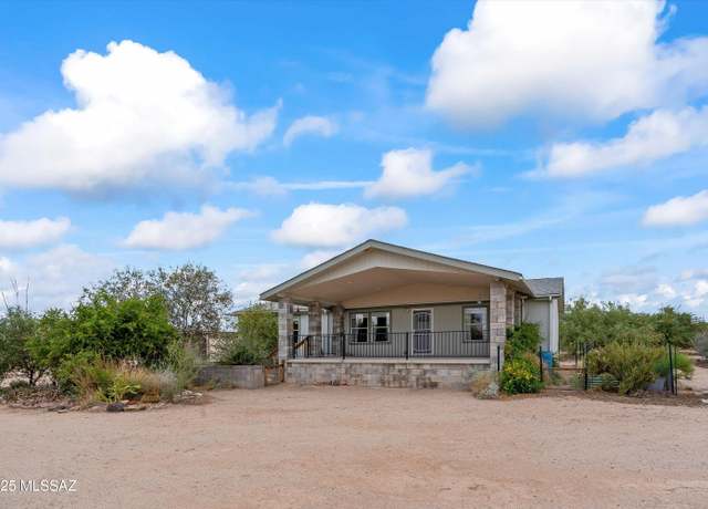Property at 10402 S Country Club Rd, Tucson, AZ 85756, 3 beds, 2 baths